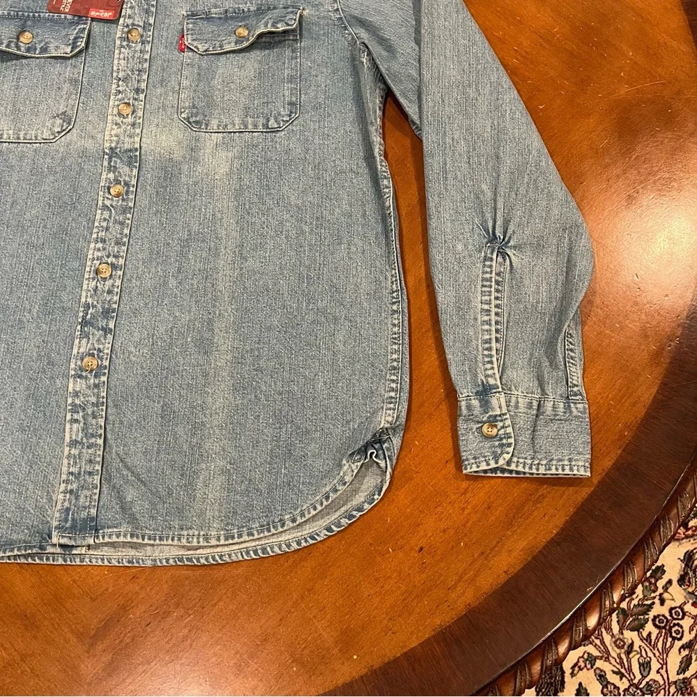 NWT Levi’s Men’s Denim Worker Long-Sleeve Button Down Shirt Light Blue Medium